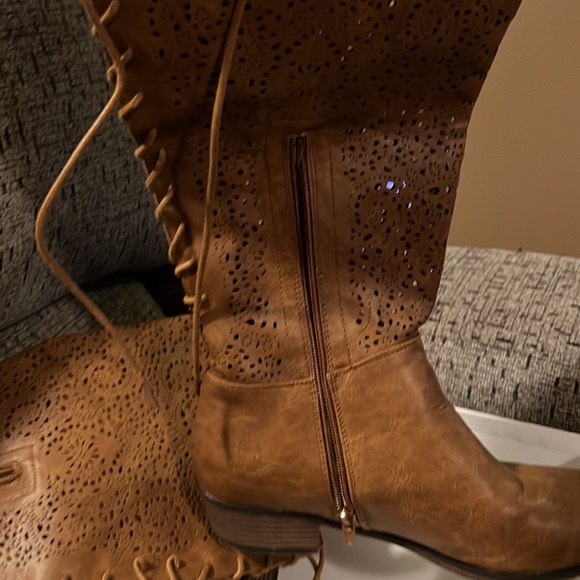 Mata Lace up back tall boots - Picture 2 of 6